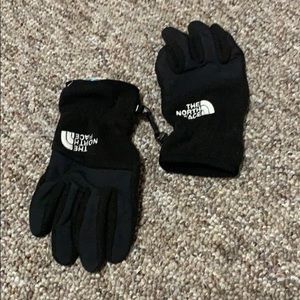 Black North Face gloves